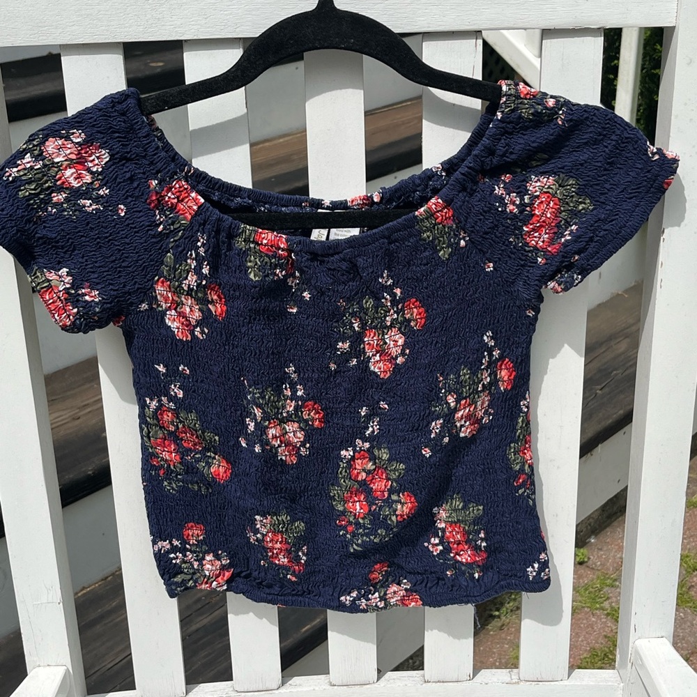 ☀️Japna Rouched Top Size Small